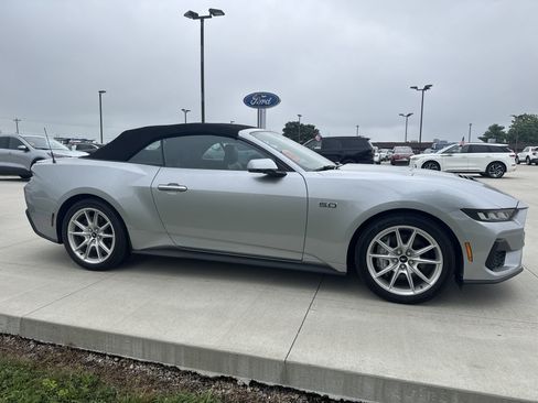 Used 2024 Ford Mustang GT Premium image 5