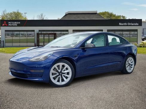 Used 2023 Tesla Model 3 Standard Range RWD image 1