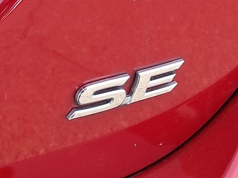 Used 2022 Toyota Camry SE image 31