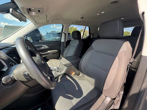 Used 2019 Chevrolet Traverse LT FWD image 13