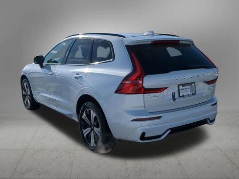Certified 2025 Volvo XC60 T8 Core w/ Protection Package Premier image 4