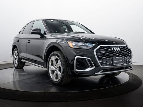 Certified 2025 Audi Q5 2.0T Premium Plus w/ Premium Plus Package image 2