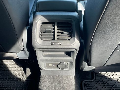 Certified 2022 Volkswagen Tiguan SE AWD/4WD image 35