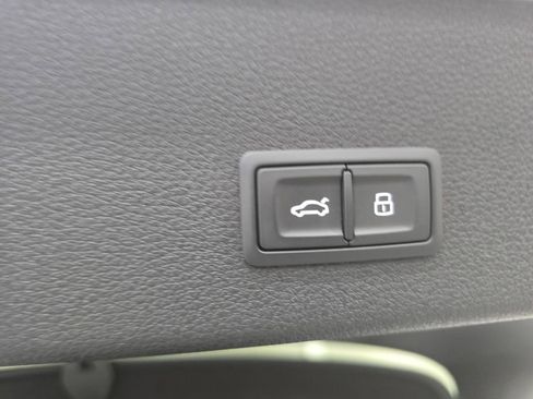 Certified 2024 Audi Q8 e-tron Premium Plus w/ Premium Plus Package image 25