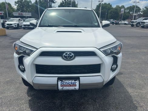 Used 2018 Toyota 4Runner TRD Off-Road Premium AWD/4WD image 4