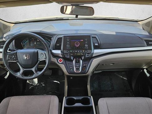 Used 2018 Honda Odyssey LX image 17