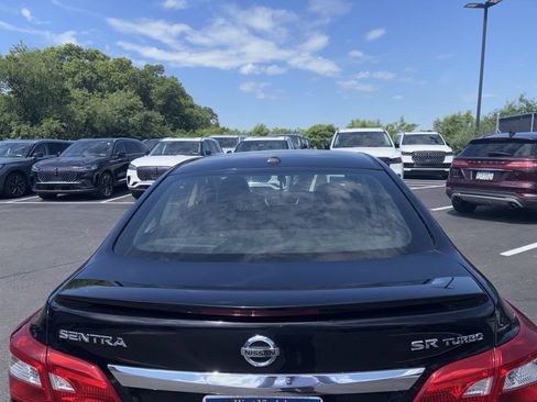 Used 2019 Nissan Sentra SR Turbo FWD image 6