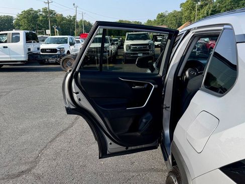 Used 2021 Toyota RAV4 XLE w/ Convenience Package AWD/4WD image 15