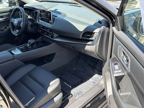 New 2025 Nissan Rogue SV w/ SV Premium Package image 22