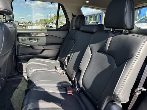 Certified 2025 Honda Pilot Touring image 15