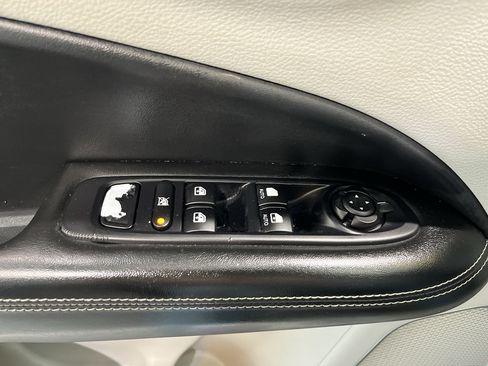 Used 2019 Jeep Compass Latitude FWD image 27
