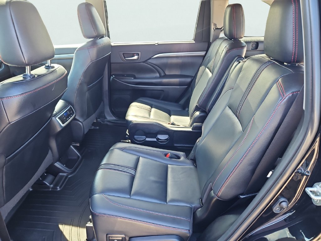 Used 2019 Toyota Highlander SE AWD/4WD image 34