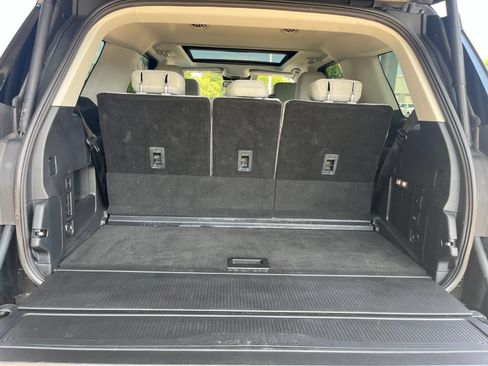 Certified 2025 Ford Expedition Platinum AWD/4WD image 8