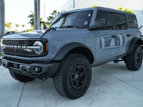 Used 2023 Ford Bronco Wildtrak image 5