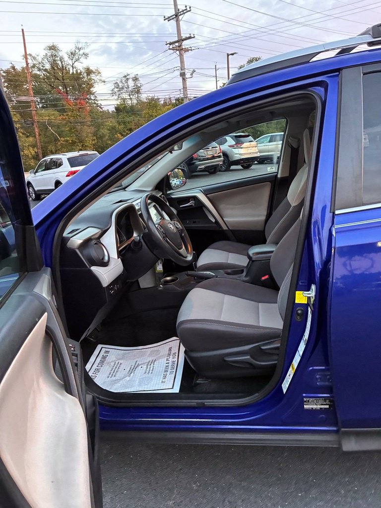 Used 2014 Toyota RAV4 XLE AWD/4WD image 27
