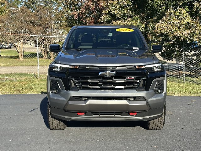 Used 2024 Chevrolet Colorado Z71 w/ Z71 Convenience Package 2 AWD/4WD image 2