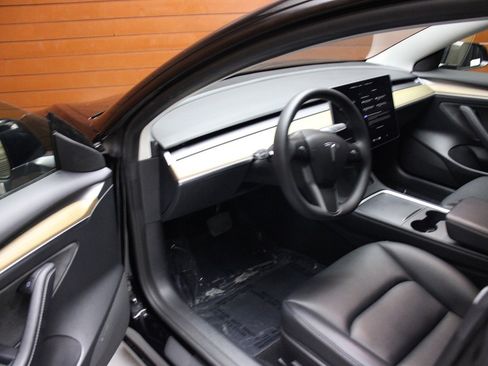 Used 2023 Tesla Model 3 Standard Range RWD image 17