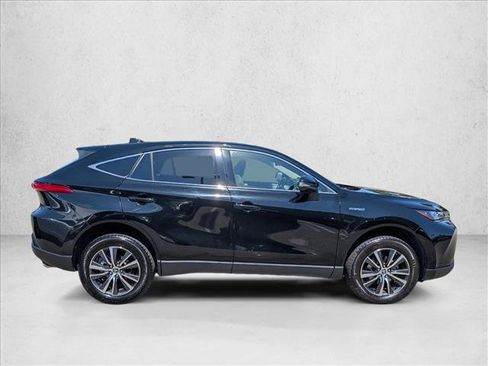 Used 2021 Toyota Venza LE w/ Carpet Mat Package (TMS) AWD/4WD image 4