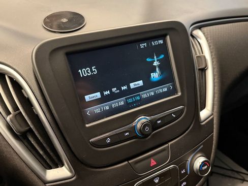 Used 2018 Chevrolet Malibu LS FWD image 12