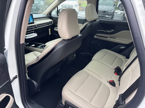 New 2026 Lincoln Corsair Premiere image 28