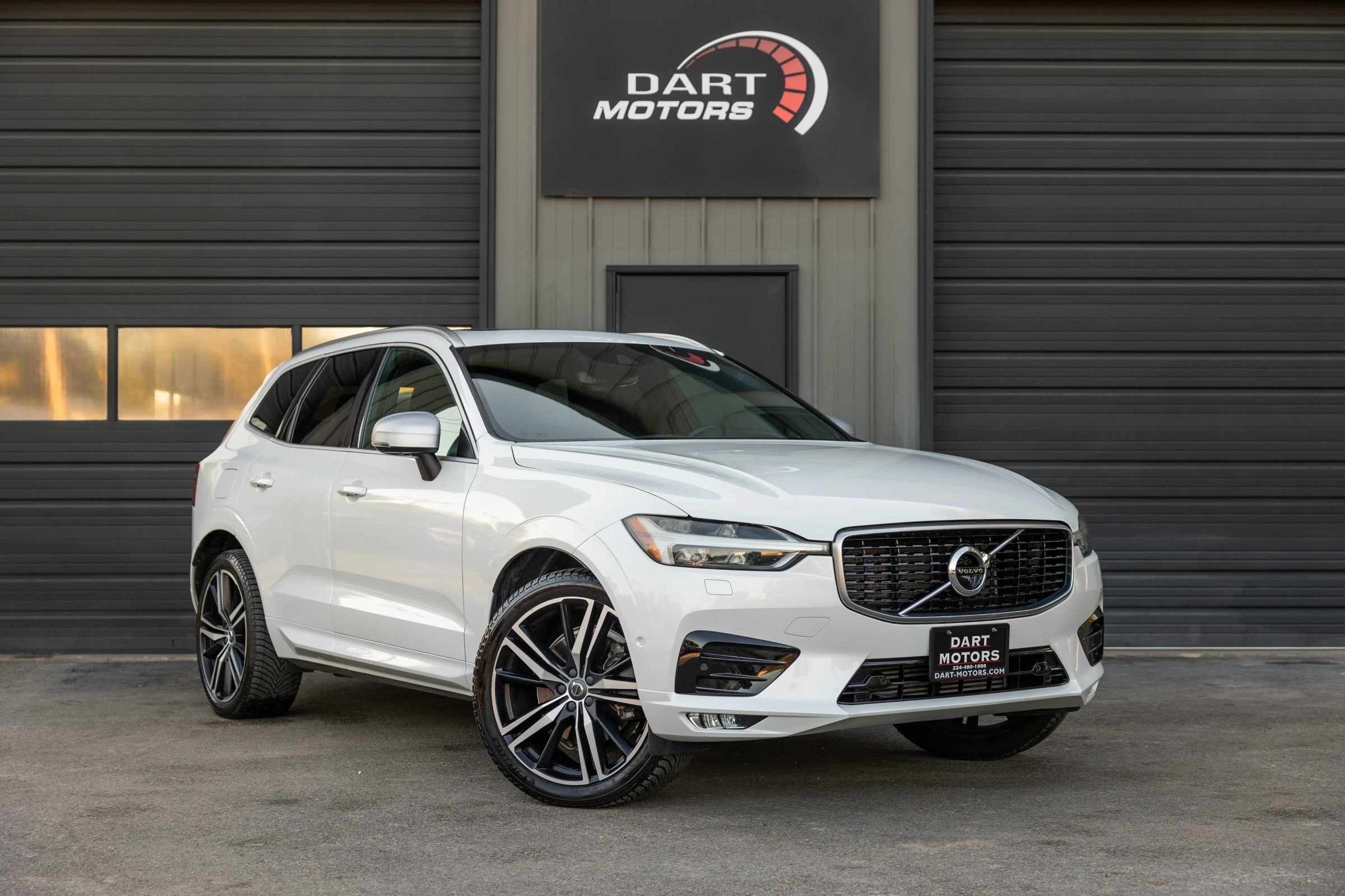 Used 2019 Volvo XC60 T6 R-Design AWD/4WD image 2