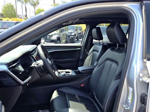 New 2025 Jeep Wagoneer S Limited image 12