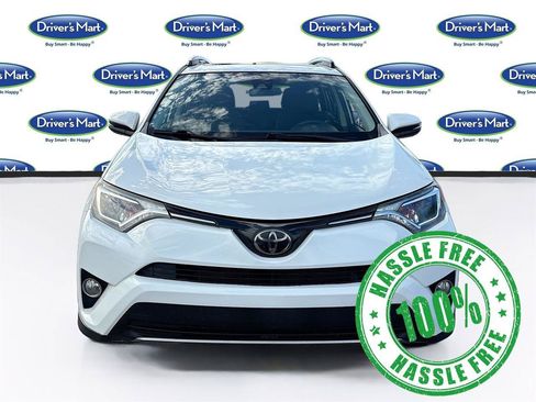 Used 2018 Toyota RAV4 XLE FWD image 2