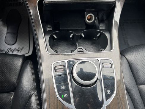 Used 2019 Mercedes-Benz GLC 300 4MATIC image 27
