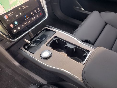 New 2025 Volvo EX90 Plus image 17