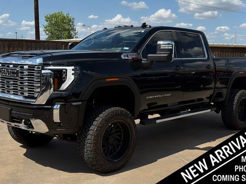 Used 2024 GMC Sierra 2500 Denali w/ Denali Reserve Package AWD/4WD image 1