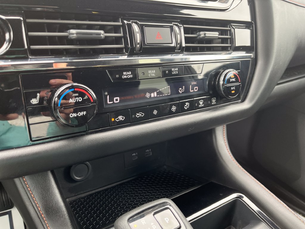 Used 2025 Nissan Pathfinder Rock Creek AWD/4WD image 19