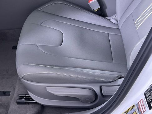 New 2025 Hyundai Elantra Blue image 13