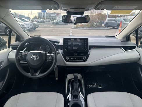 Used 2020 Toyota Corolla LE image 10
