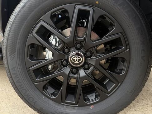 New 2026 Toyota Tundra Limited AWD/4WD image 11