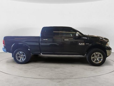 Used 2018 RAM 1500 Laramie w/ Convenience Group AWD/4WD image 4