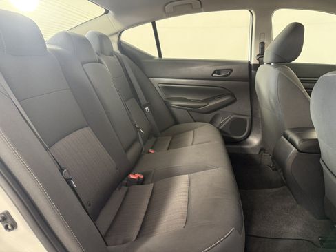 Used 2025 Nissan Altima 2.5 SV FWD image 13