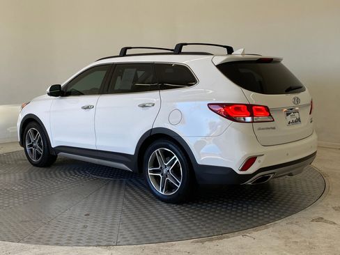 Used 2017 Hyundai Santa Fe Limited AWD/4WD image 3
