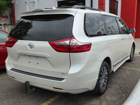 Used 2020 Toyota Sienna XLE FWD image 5