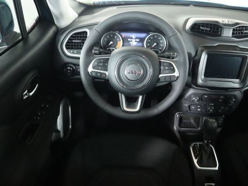 Used 2021 Jeep Renegade Latitude image 10