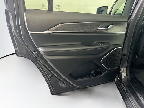 Used 2022 Jeep Grand Cherokee L Limited RWD image 25