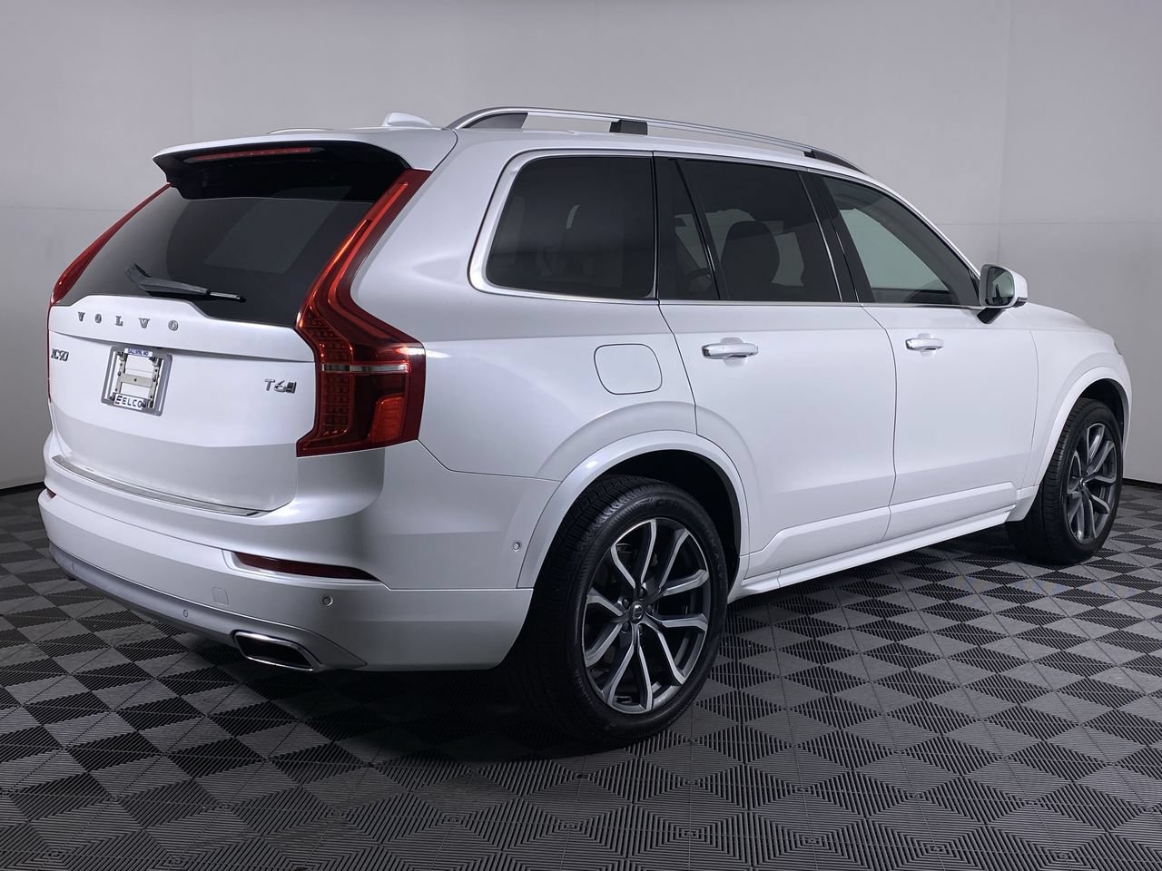 Used 2018 Volvo XC90 T6 Momentum w/ Convenience Package AWD/4WD image 19