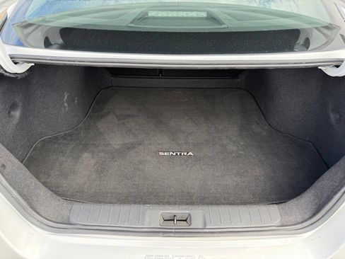 Used 2024 Nissan Sentra SV FWD image 33