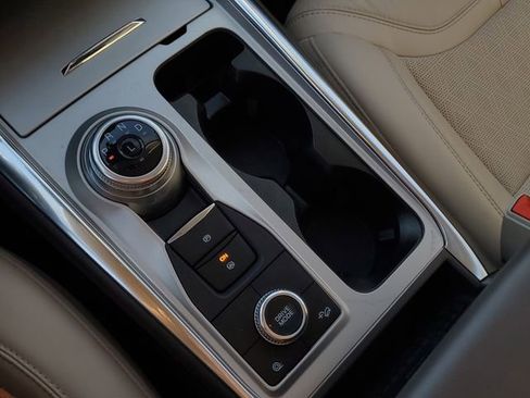 Certified 2023 Ford Explorer Platinum w/ Technology Package image 24