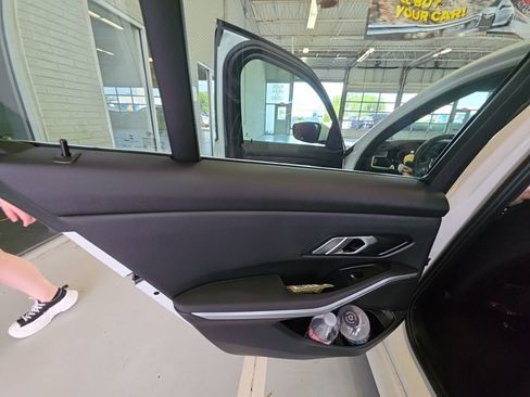 Used 2019 BMW 330i Sedan w/ Convenience Package RWD image 10