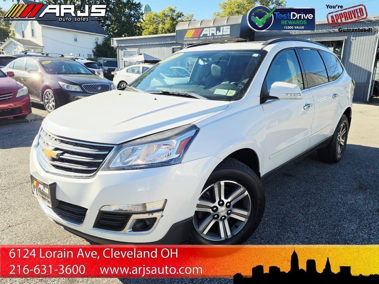 Used 2017 Chevrolet Traverse LT FWD image 1