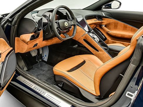 Used 2026 Ferrari Roma Spider RWD image 10