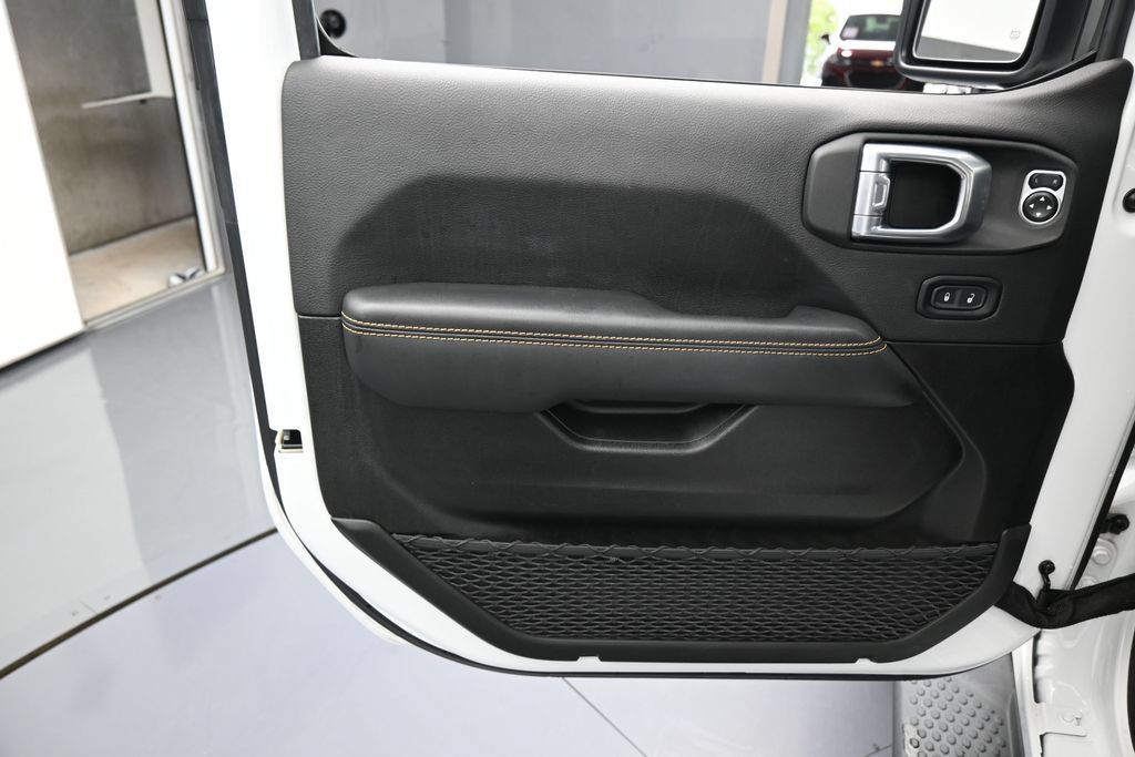 Used 2024 Jeep Wrangler Unlimited Sahara w/ Safety Group AWD/4WD image 13