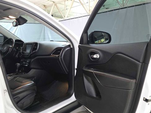 Used 2020 Jeep Cherokee Trailhawk w/ Comfort/Convenience Group image 10