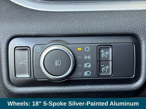 Used 2023 Ford Explorer XLT w/ Equipment Group 202A image 18