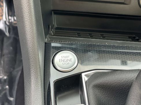 New 2025 Volkswagen Taos SE image 15